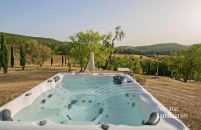 Wiejski dom na sprzedaż Sarteano, Toskania, RIF 3005 Whirlpool mit Panoramablick