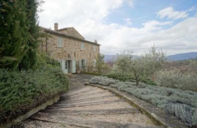 Dom wiejski na sprzedaż Città di Castello, Umbria, Wjazd