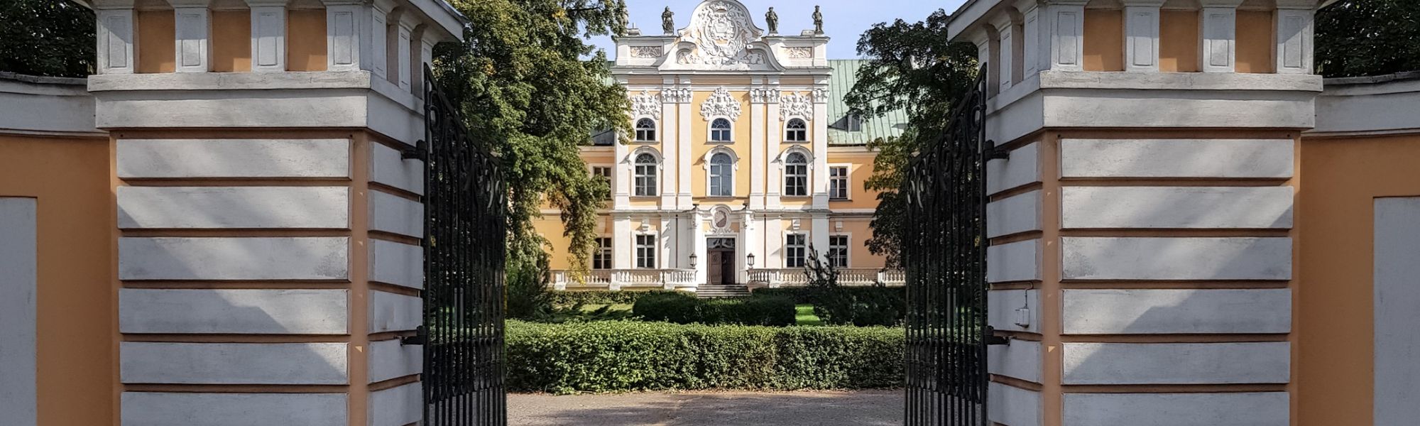 Zdjęcia Pałac w Czempiniu na sprzedaż