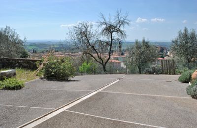 Dom wiejski na sprzedaż Siena, Toskania, RIF 3071 Innenhof mit Ausblick