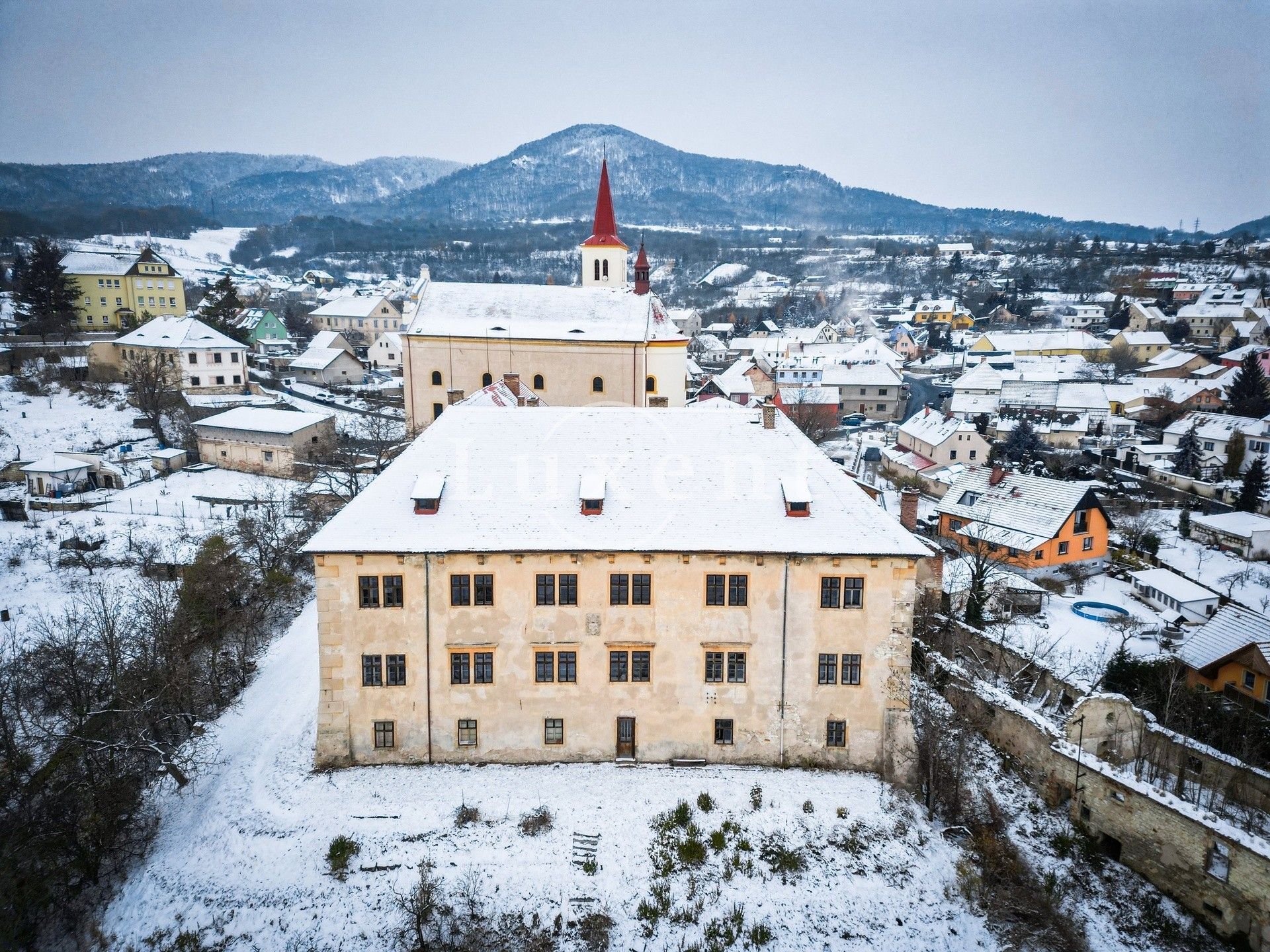 Zdjęcia Wczesnobarokowy zamek w Žitenicach, północne Czechy