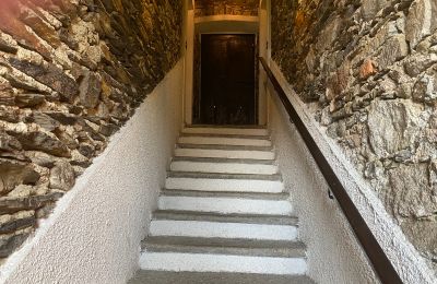 Dwór na sprzedaż Gignese, Via al Castello 20, Piemont, Steintreppe