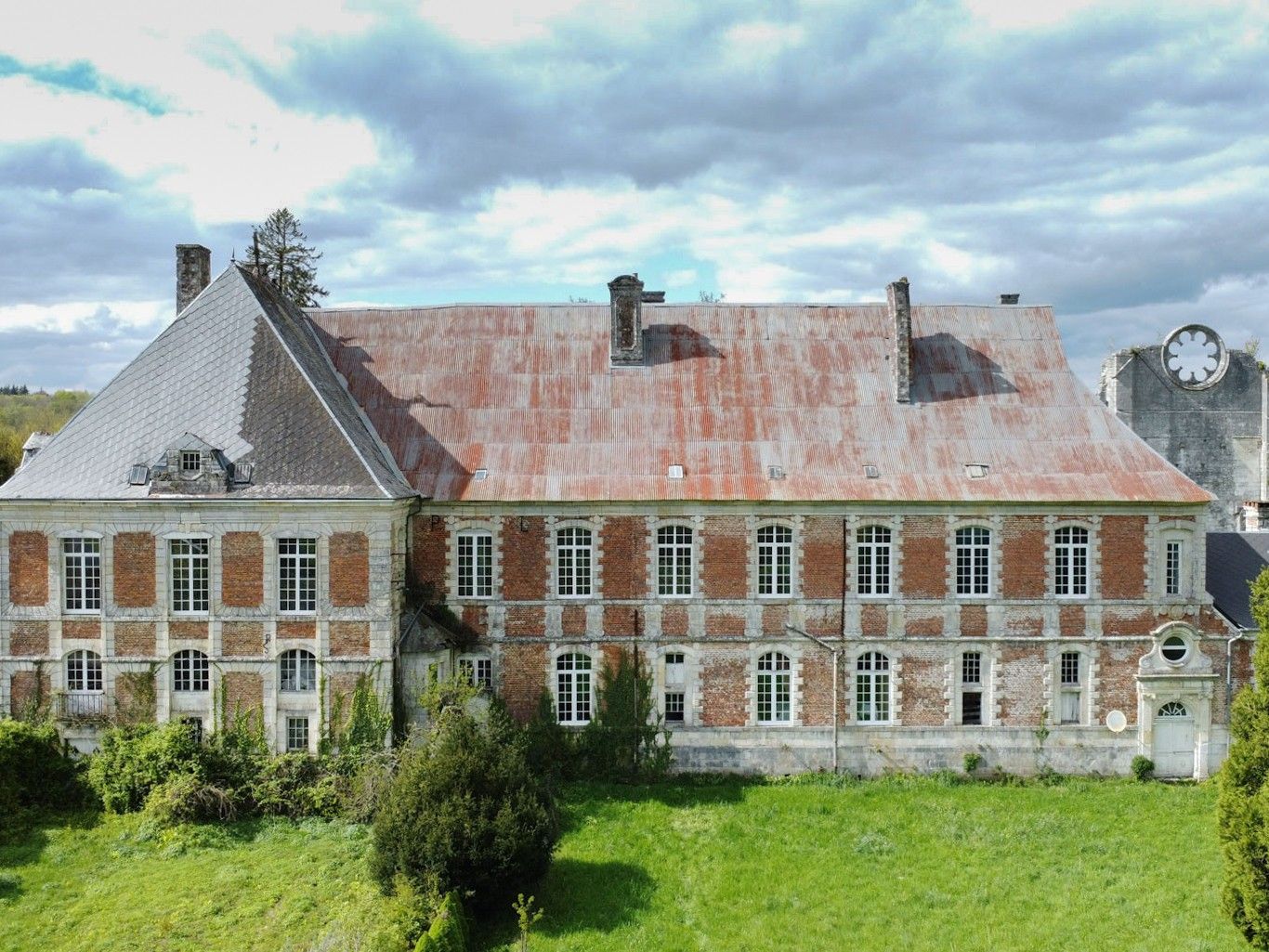 Zdjęcia Stary klasztor w Ardenach, region Francja-Belgia