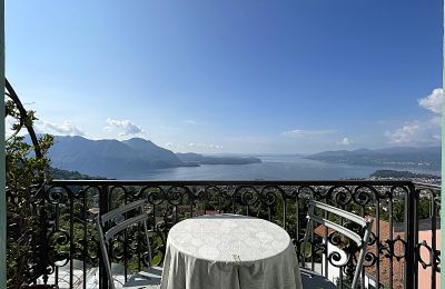 Zabytkowa willa na sprzedaż Bee, Piemont, Aussicht vom Balkon