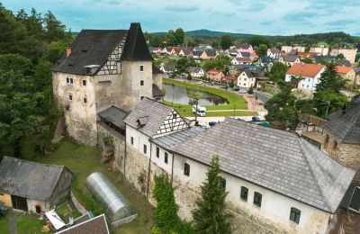 Posiadłości, Zamek w Czechach, w pobliżu granicy między Bawarią a Saksonią