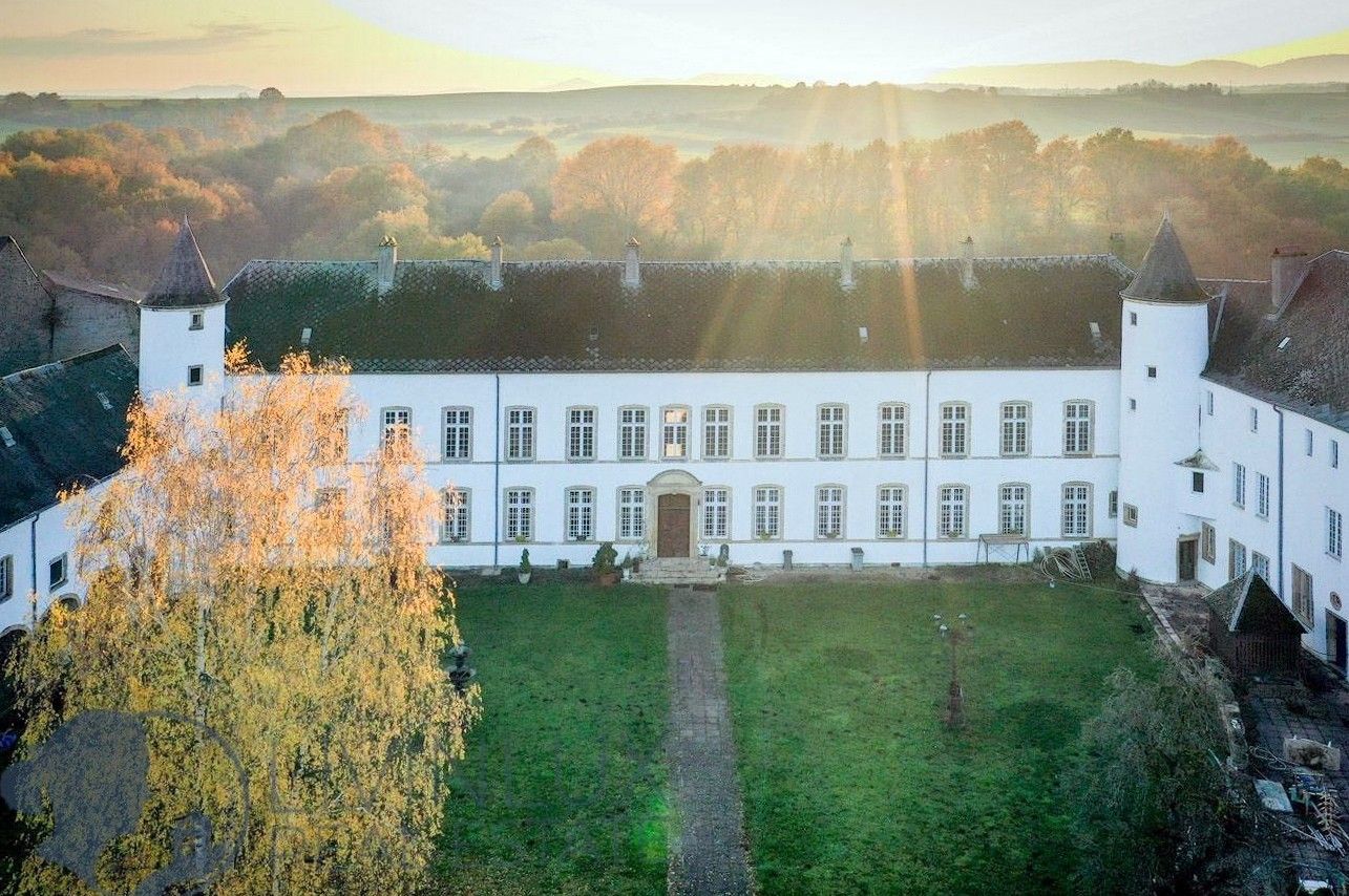 Zdjęcia Zamek w regionie Francja-Luksemburg-Niemcy