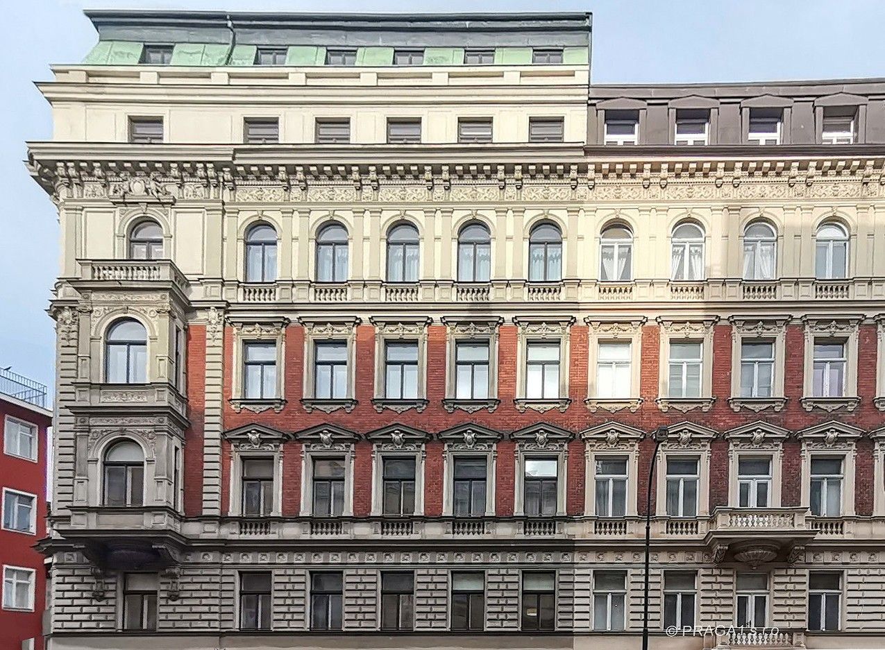 Zdjęcia Historyczny hotel na starym mieście w Pradze