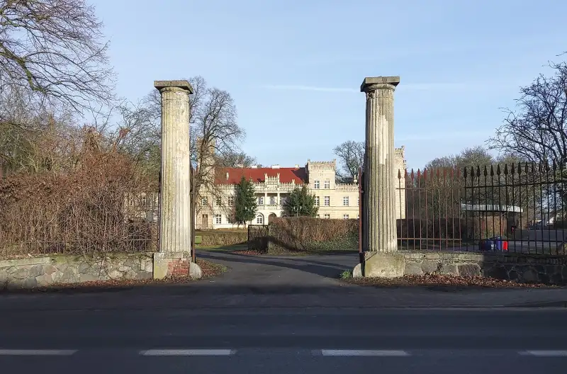 Pałac na sprzedaż Gościeszyn, województwo wielkopolskie,  Polska, 2