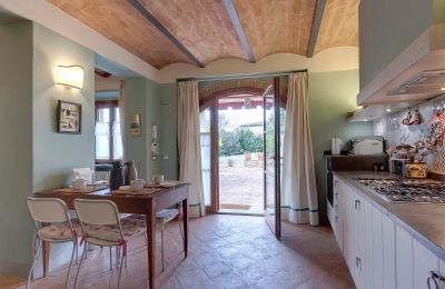 Dom Zabytkowy na sprzedaż Certaldo, Toskania, RIF2763-lang11#RIF 2763 Küche mit Zugang zur Terrasse