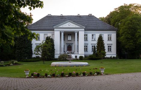  - Klasycystyczny Pałac w Maciejowicach