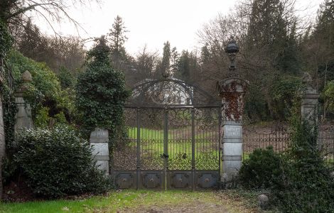 Baden-Baden, Werderstraße - Architektura w Baden-Baden: Old Court Gate